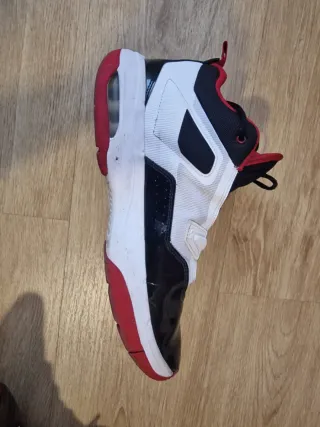 Zapatillas Jordan Stay Loyal 3 Negro Rojo