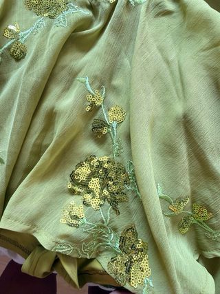 Vestido mini verde lentejuelas florales