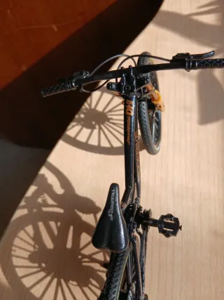 Réplica bicicleta MTB metálica miniatura colección