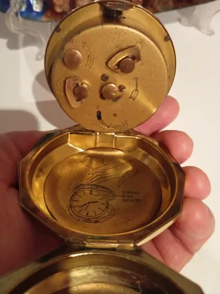 Despertador Schatz antiguo dorado