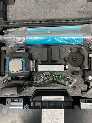 Nivel láser con trípode y maletín