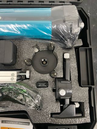 Nivel láser con trípode y maletín