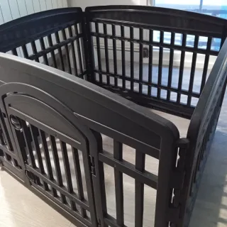 Parque infantil/barrera seguridad perros/niños