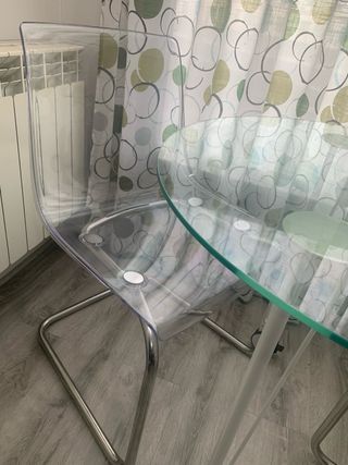 Mesa redonda cristal y 2 sillas