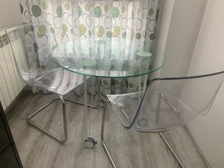 Mesa redonda cristal y 2 sillas