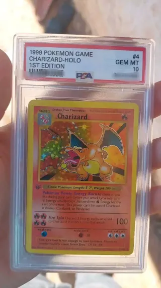 Carta Pokémon Charizard Holo 1st Edition PSA 10