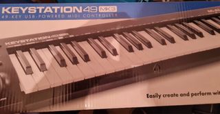 KeyStation 49 MK3 + Pedal Sustain Miditech MP-1