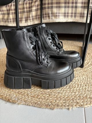 Borcegos negros mujer