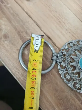 Cinturón con medallones y piedra turquesa