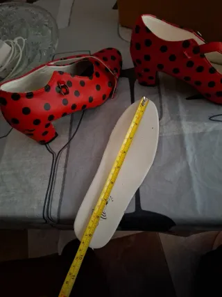 Zapatos Flamenco Sevillana Lunares Rojos