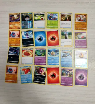 Pokemon  Mazzo 100 carte.dal 2016 al 2023.