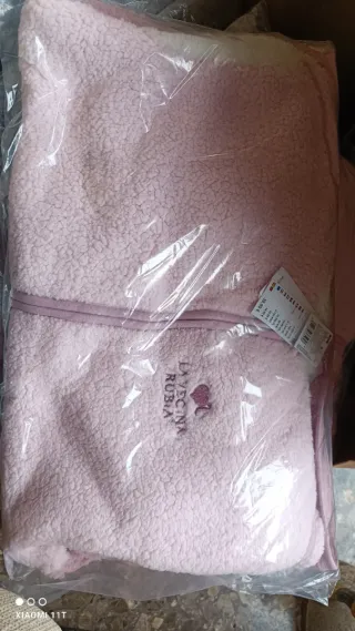 Bata Vecina Rubia Talla XL y s