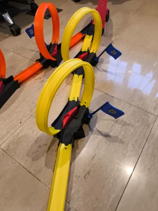 Hot Wheels Multi-Loop Race Off