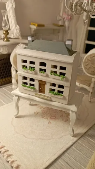 Micro Casa Illuminata Dollhouse 1:12