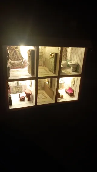Micro Casa Illuminata Dollhouse 1:12