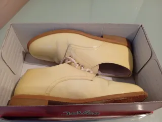 Zapatos comunión beige charol