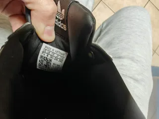 Scarpe Adidas Court nere e bianche