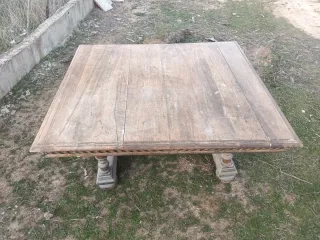 Mesa antigua de madera
