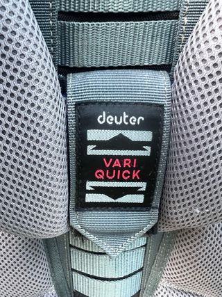 Mochila portabebés Deuter Kid Comfort III