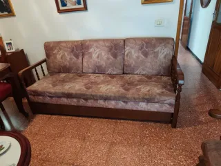 Sofá cama de salón madera y tela y dos mecedoras