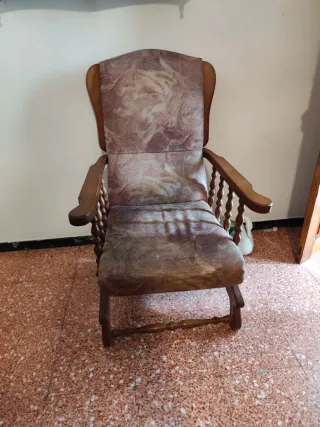 Sofá cama de salón madera y tela y dos mecedoras