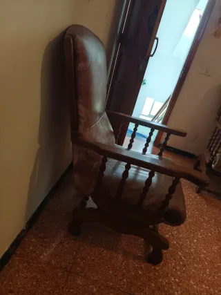 Sofá cama de salón madera y tela y dos mecedoras