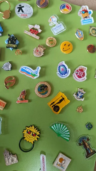 Lote de Pins Antigos Coleção