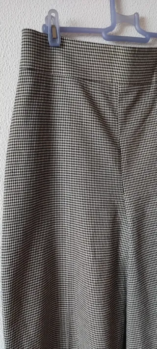 Pantalones anchos Zara