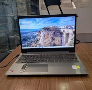 Portátil Lenovo AMD A6 8GB RAM 256GB SSD