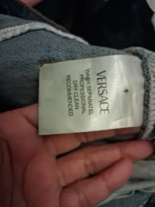 Pantalones vaqueros Versace con logo