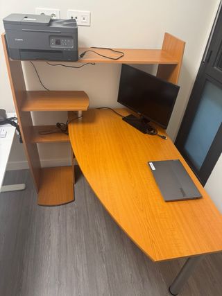 Escritorio madera y metal