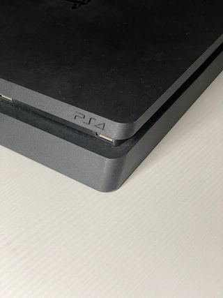 PlayStation 4 Slim 500GB + 4 Juegos