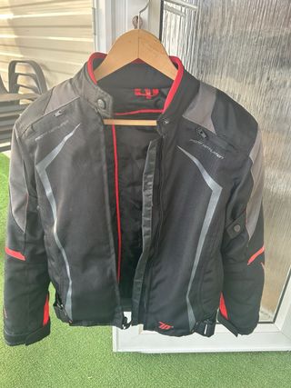 Chaqueta Moto 70° Negra , Gris y Roja.