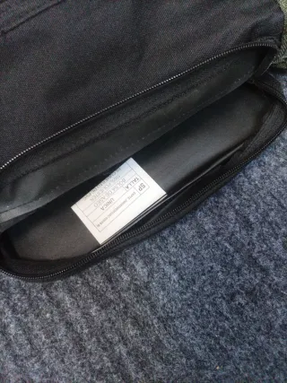 2 neceseres de baño verde militar