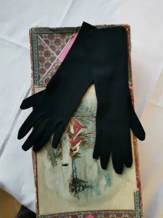 Guantes largos antiguos