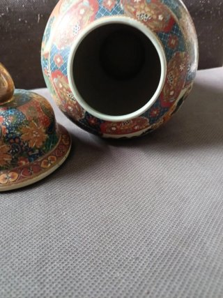 Jarrón chino de cerámica con tapa