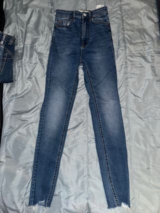 Pantalón vaquero azul talla 32