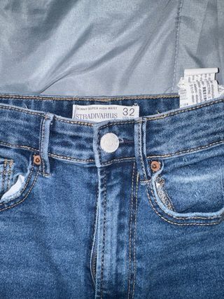 Pantalón vaquero azul talla 32