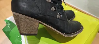 Botines negros forrados NUEVOS