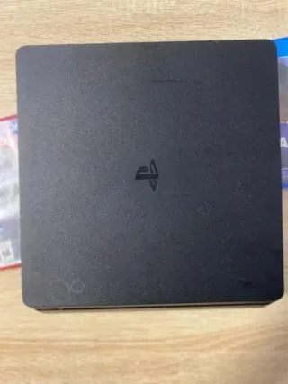 PS4 (PlayStation 4) + 3 Juegos+3 mandos