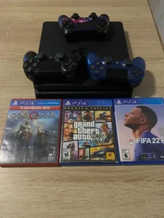 PS4 (PlayStation 4) + 3 Juegos+3 mandos