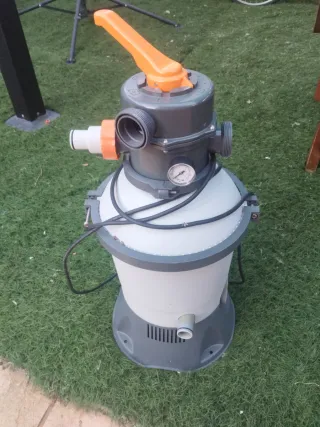Depuradora piscina gris y naranja