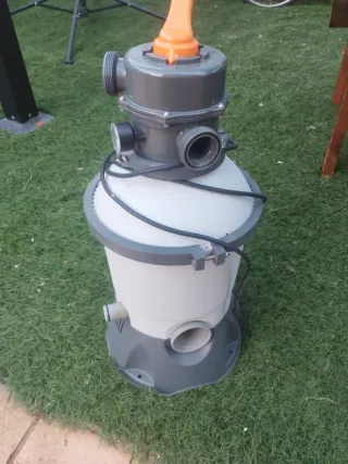 Depuradora piscina gris y naranja