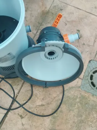 Depuradora piscina gris y naranja