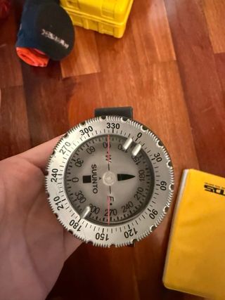 Brújula de buceo Suunto