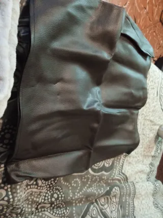 Fodera per cuscino in pelle marrone scuro