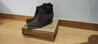 Botines marrones con tacón NUEVOS