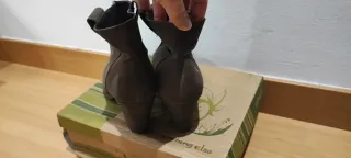 Botines marrones con tacón NUEVOS
