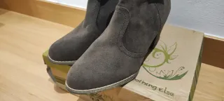 Botines marrones con tacón NUEVOS