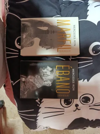 Trilogía Enfrentados en español de segunda mano